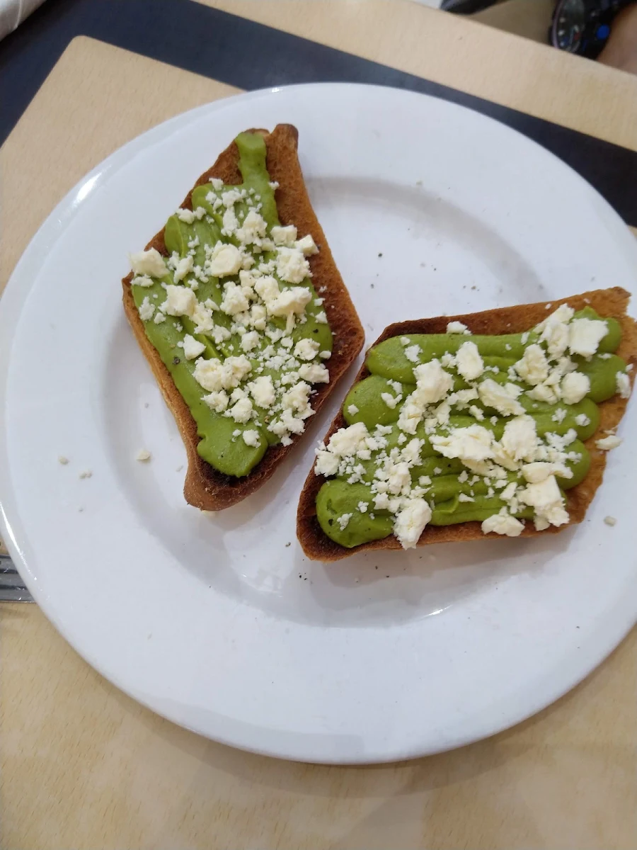 Smashed Avocado & Fetta, Redz Café