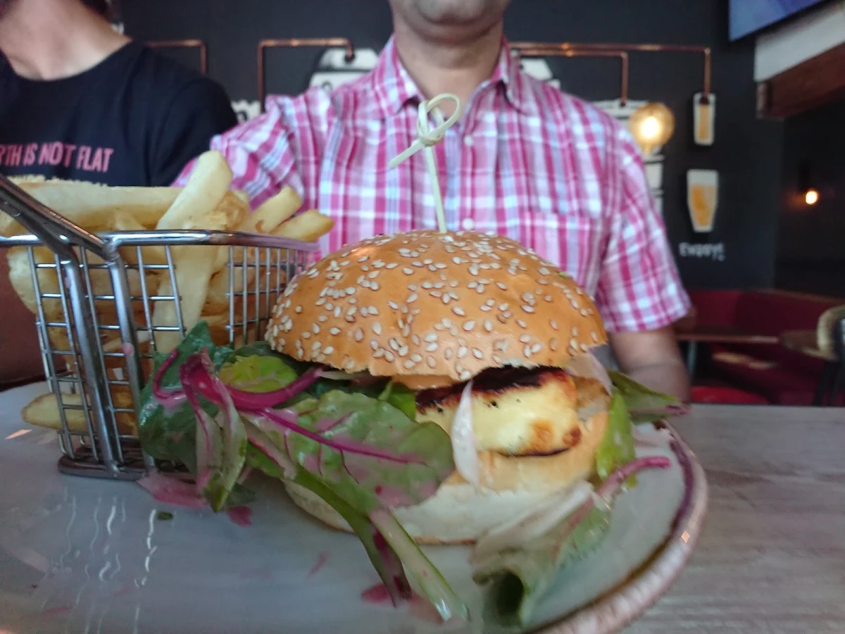 Veggie Halloumi Burger