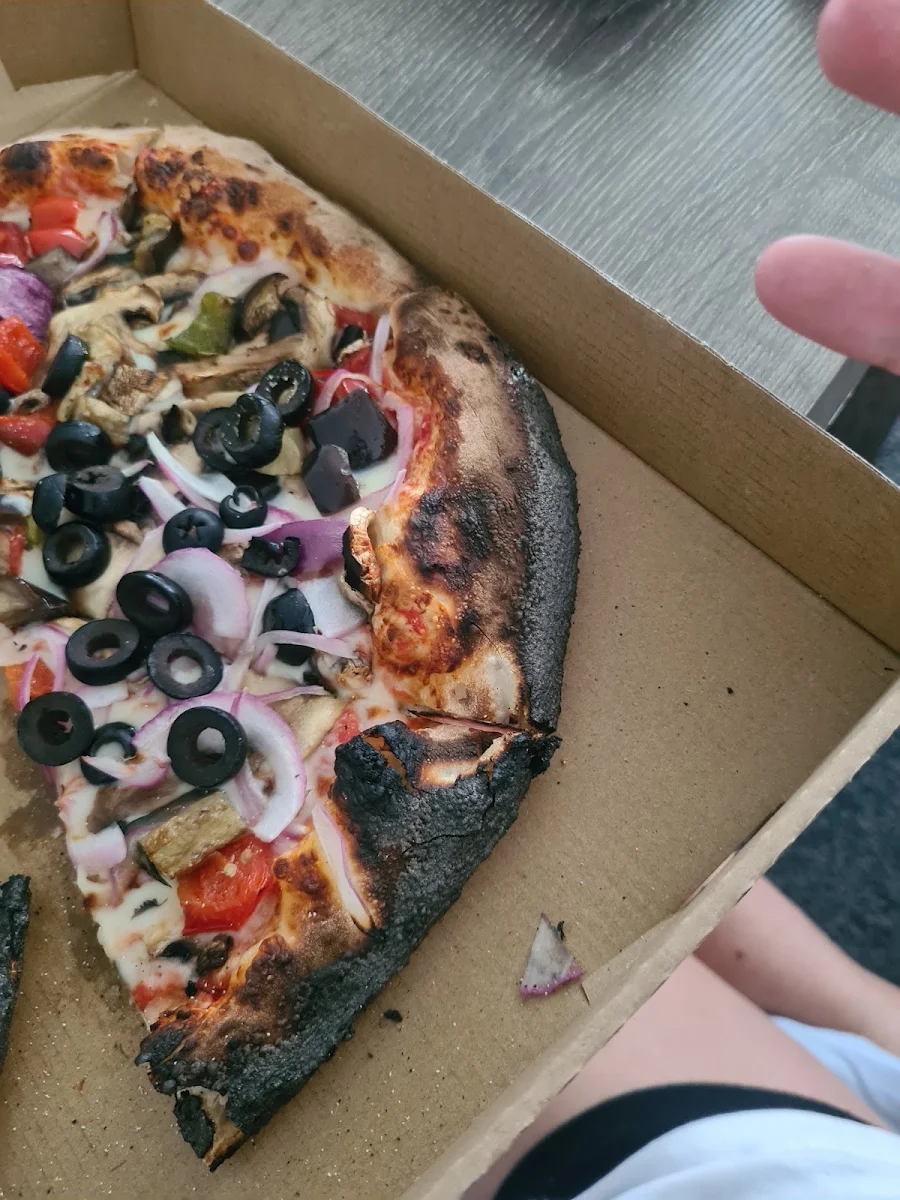 Highlights, Uno Caffe & Pizzeria