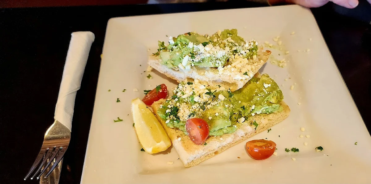 Smashed Avocado, Uno Caffe & Pizzeria