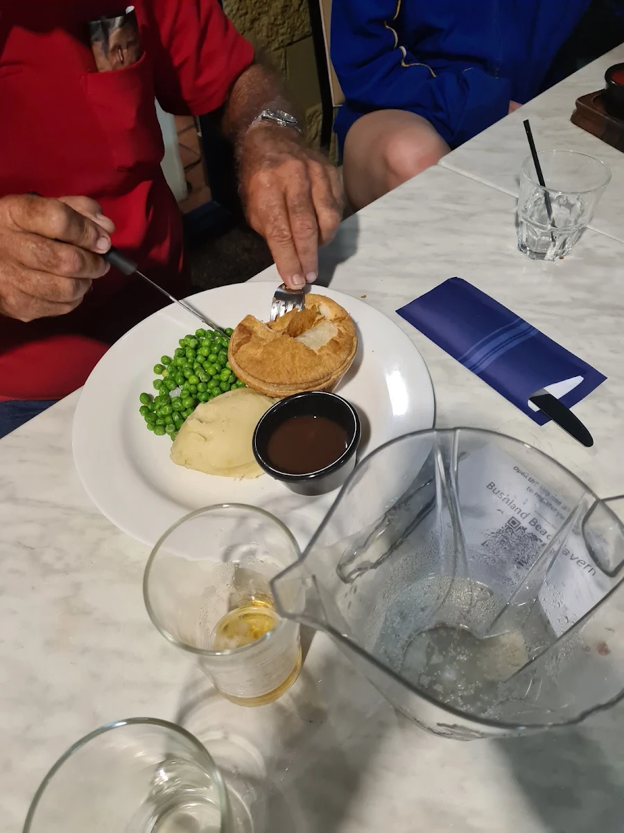 Beef Pie, Bushland Beach Tavern