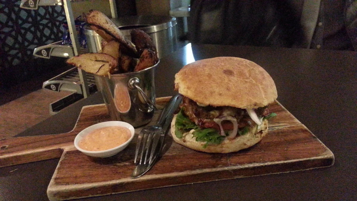 Thick-Cut Chips, Ralph's Cafe