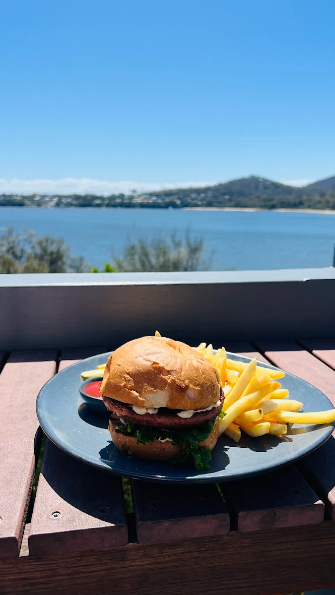Veggie Burger, Richardson's Bistro