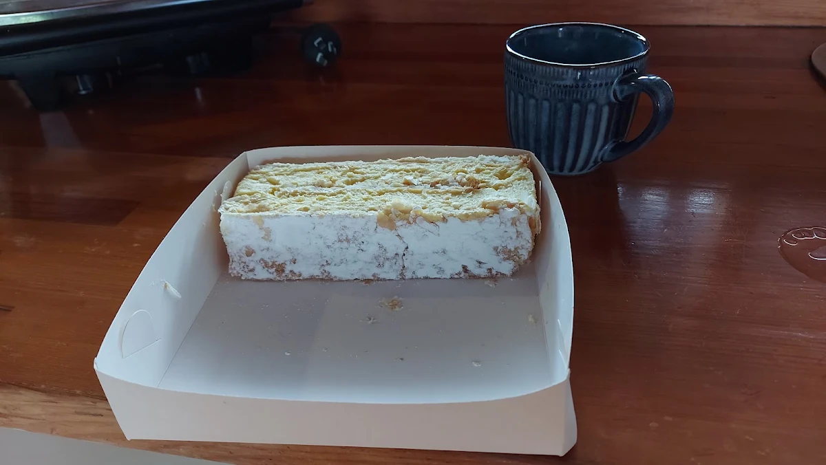 Extra Large Vanilla Slice, Brumby's Warrnambool