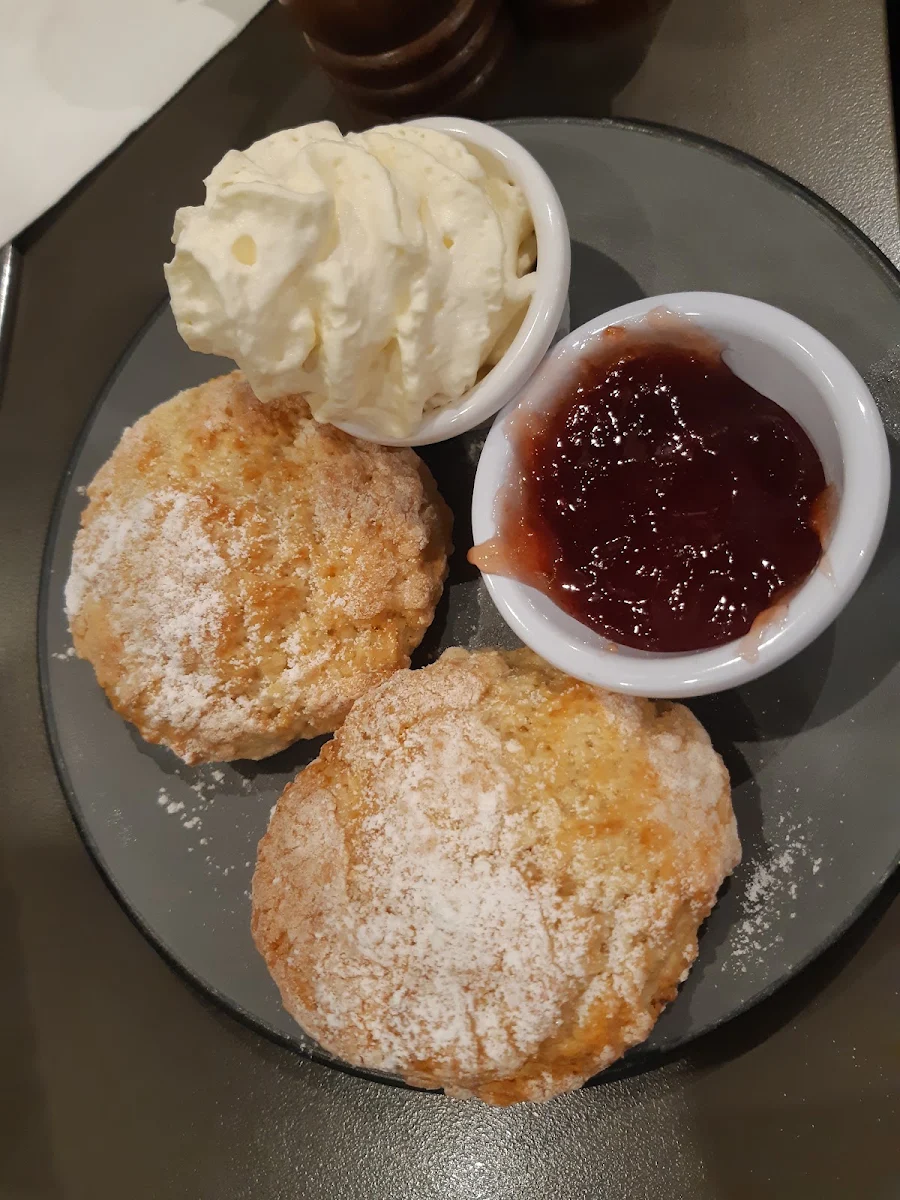 Scones, Dahlias Cafe