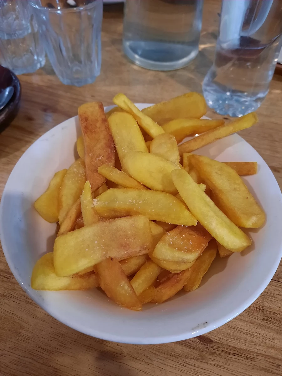 Small Chips, Fishtales Cafe