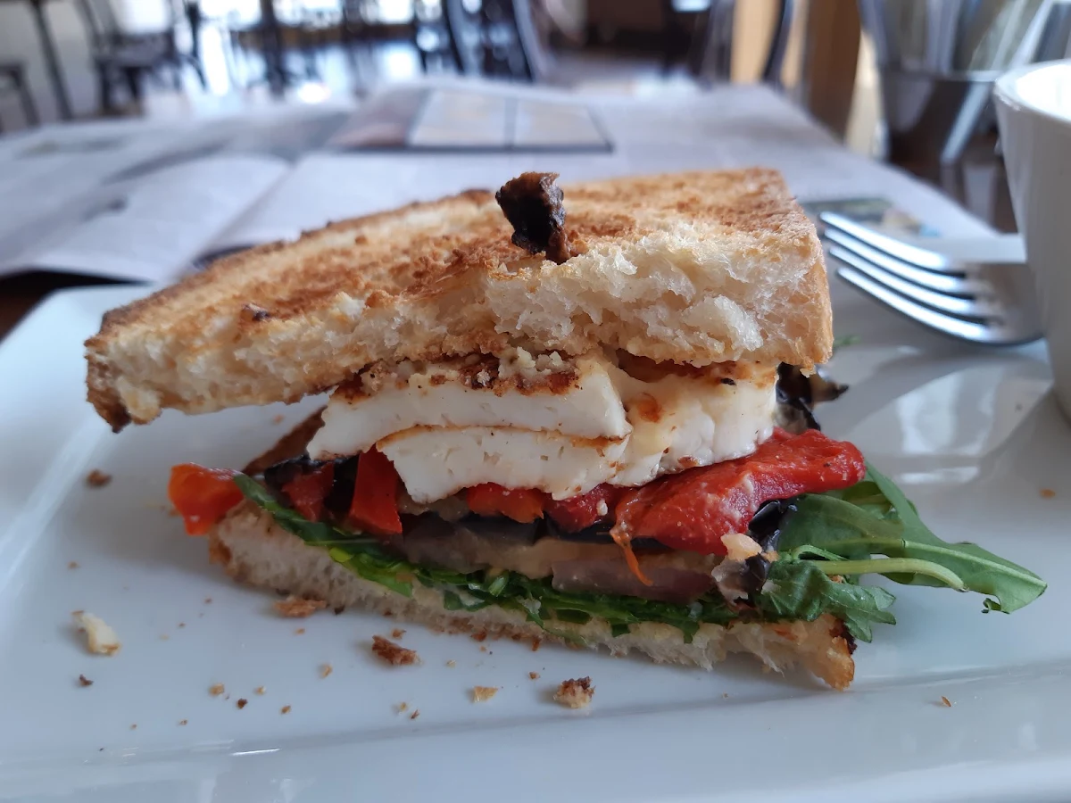 Highlights, Cafe on Charlotte Ashfield