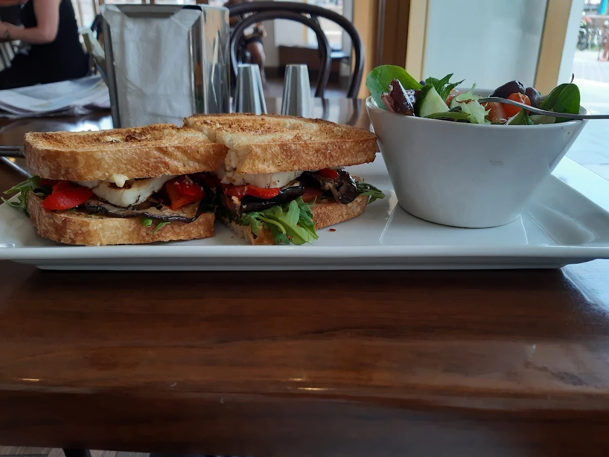 Highlights, Cafe on Charlotte Ashfield