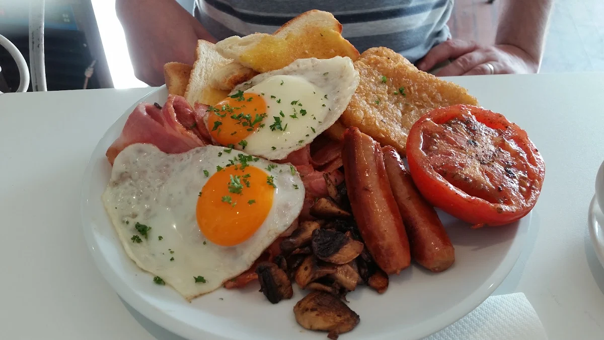 Bacon & Eggs Served, Cafe Venice