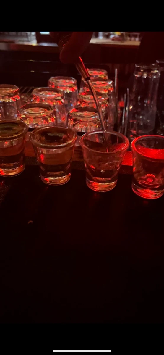 Highlights, Somewhere Bar