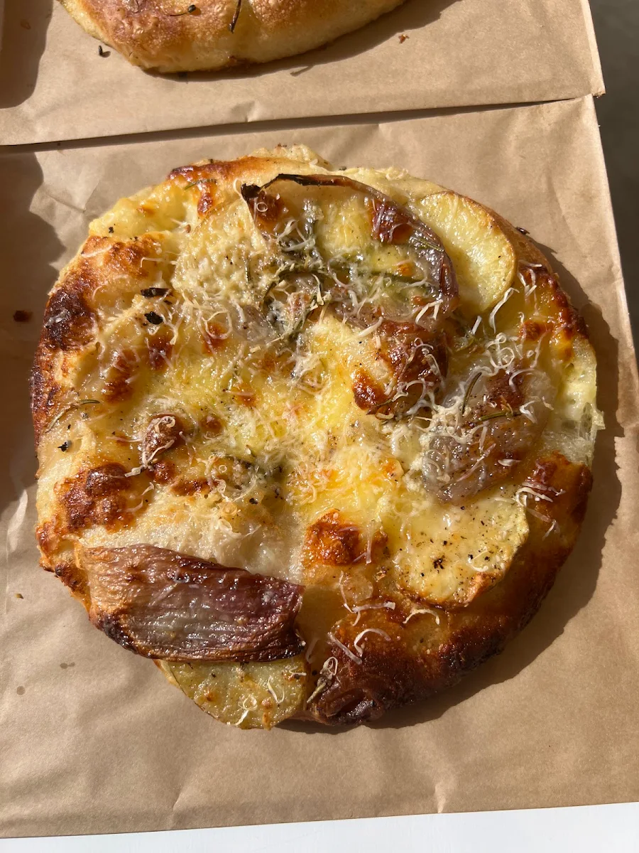Roast Onion Pizza