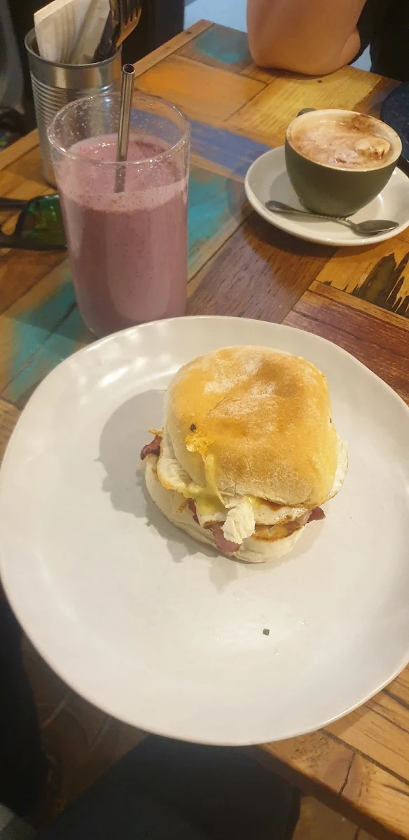 Breakky Burger, Folks coffee