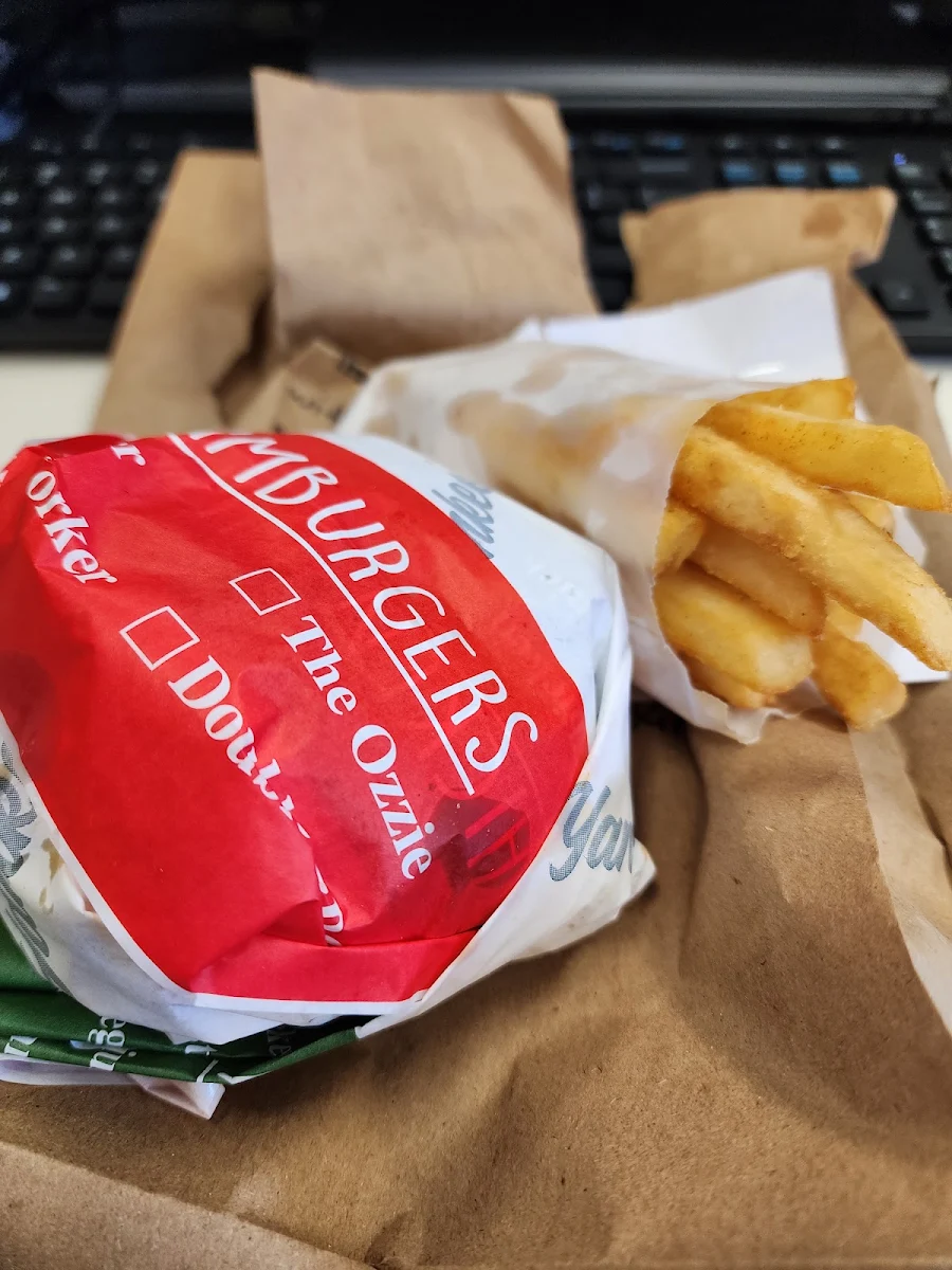 Cheeseburger, The Yankee's Restaurant & Bar - Melbourne CBD