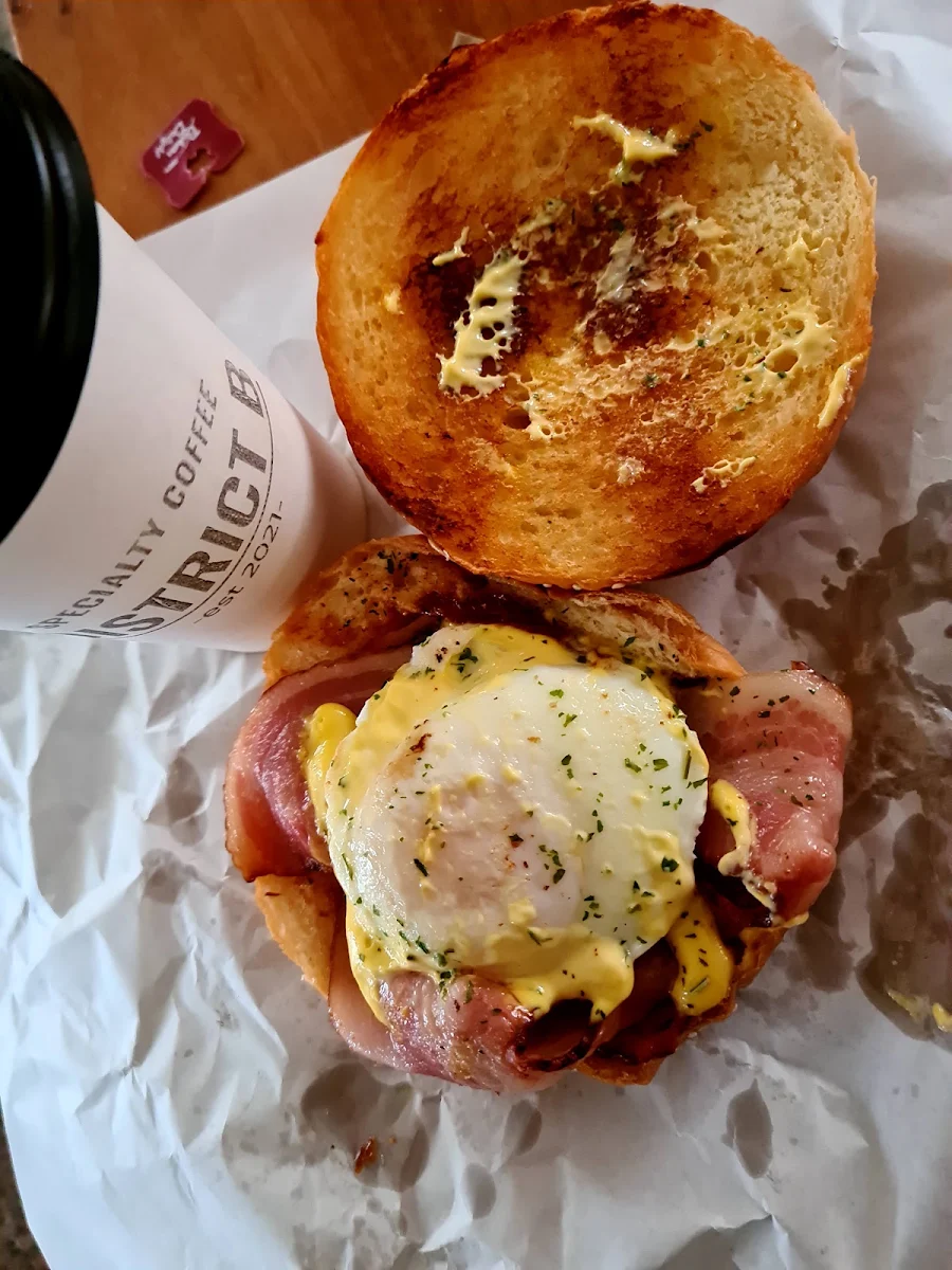 Eggs Benedict Roll