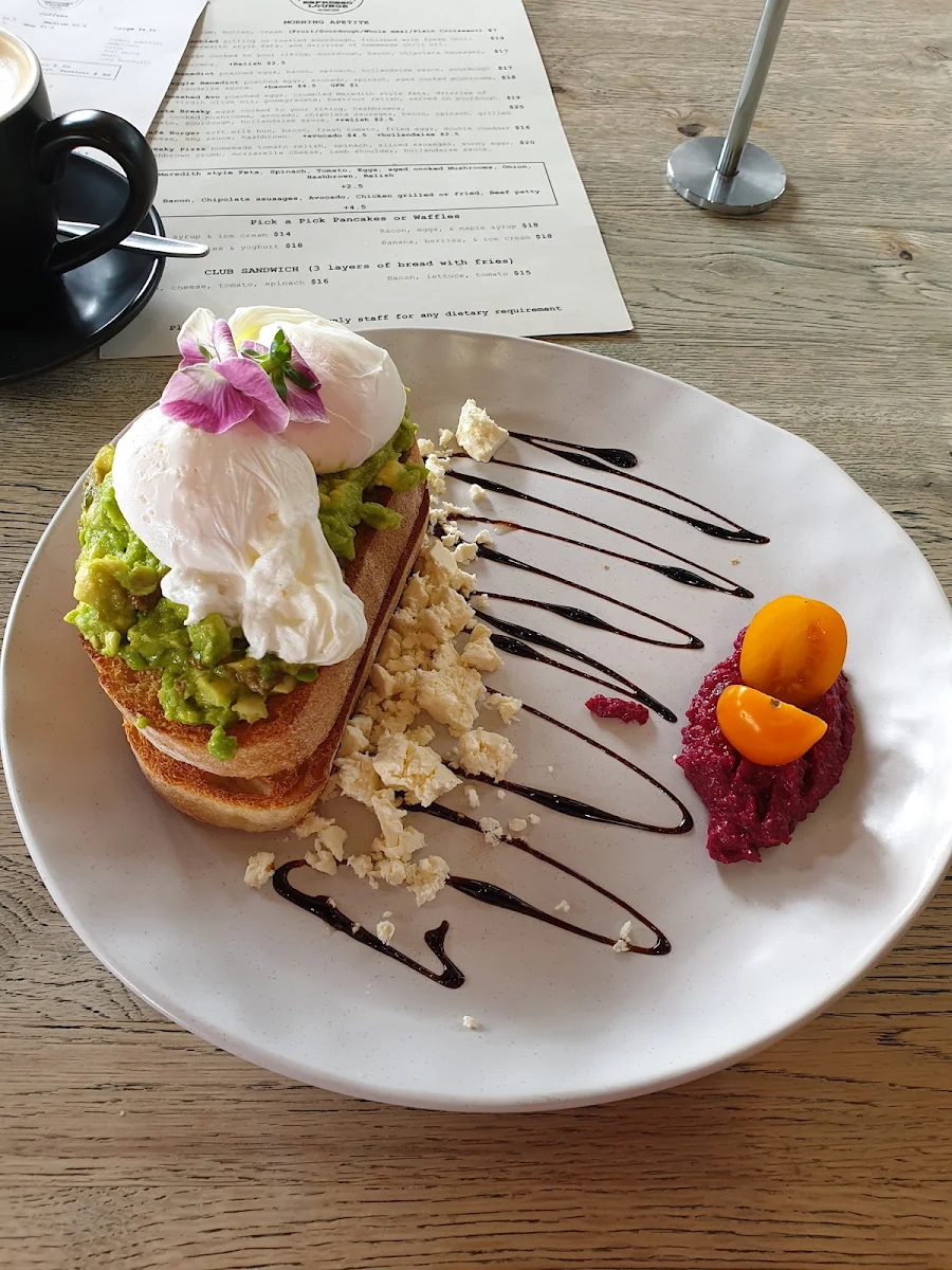 Smashed Avocado with Eggs