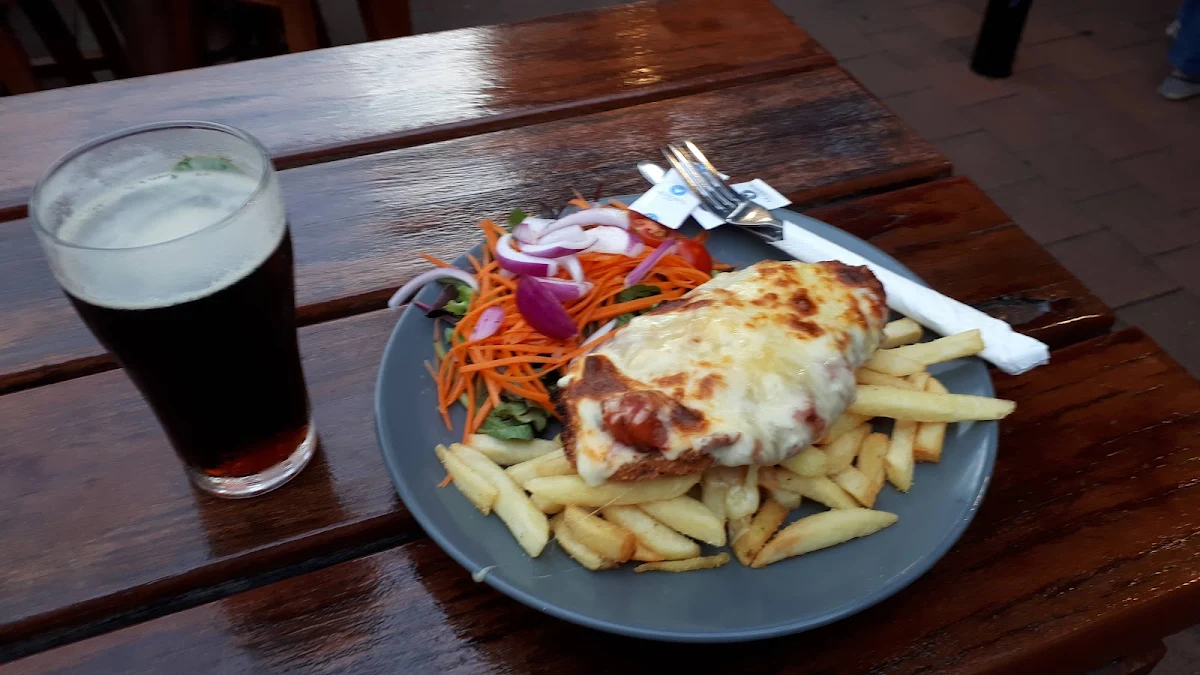 Parmigama, Royal Hotel Taree