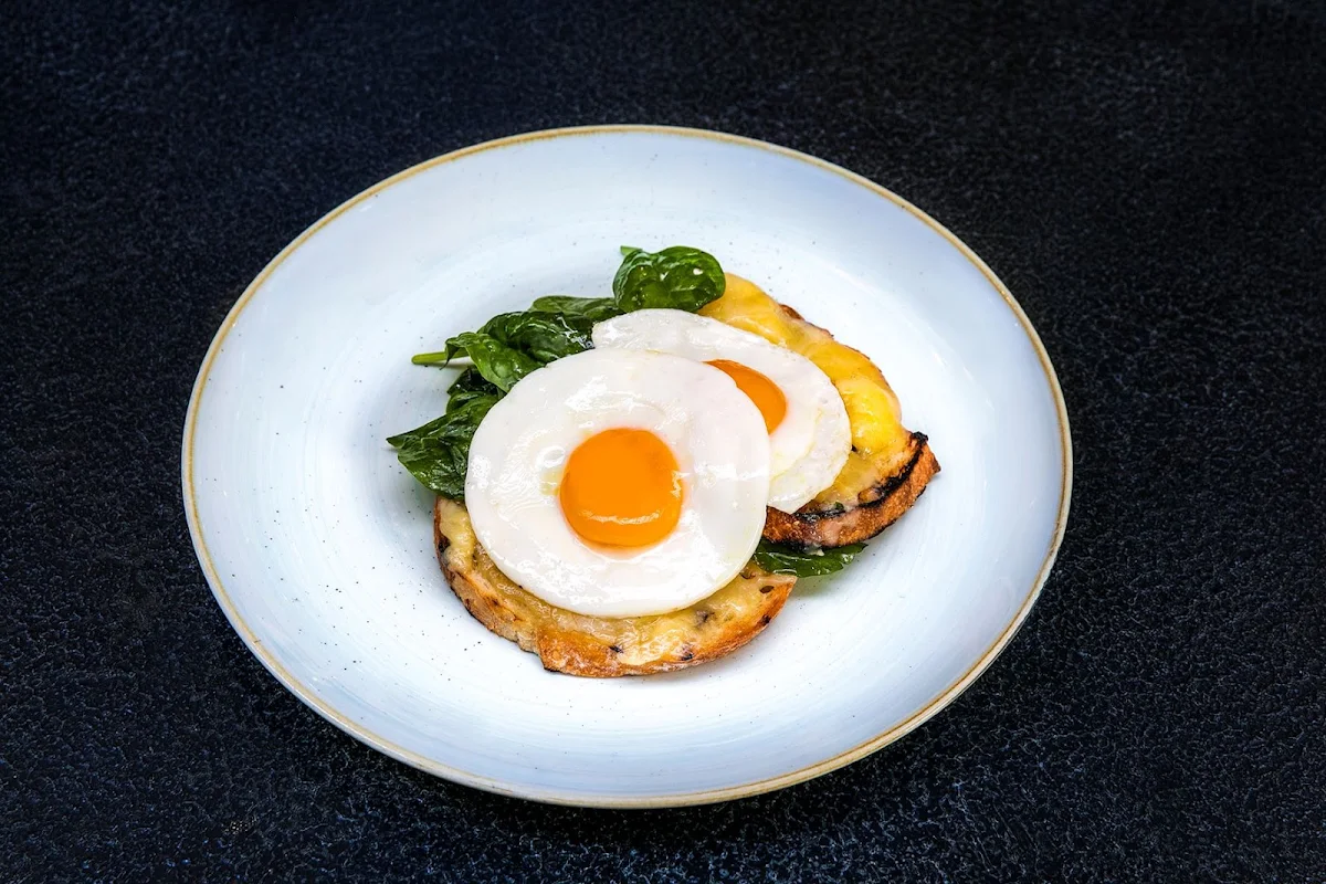 English Breakfast, Alluvial Restaurant