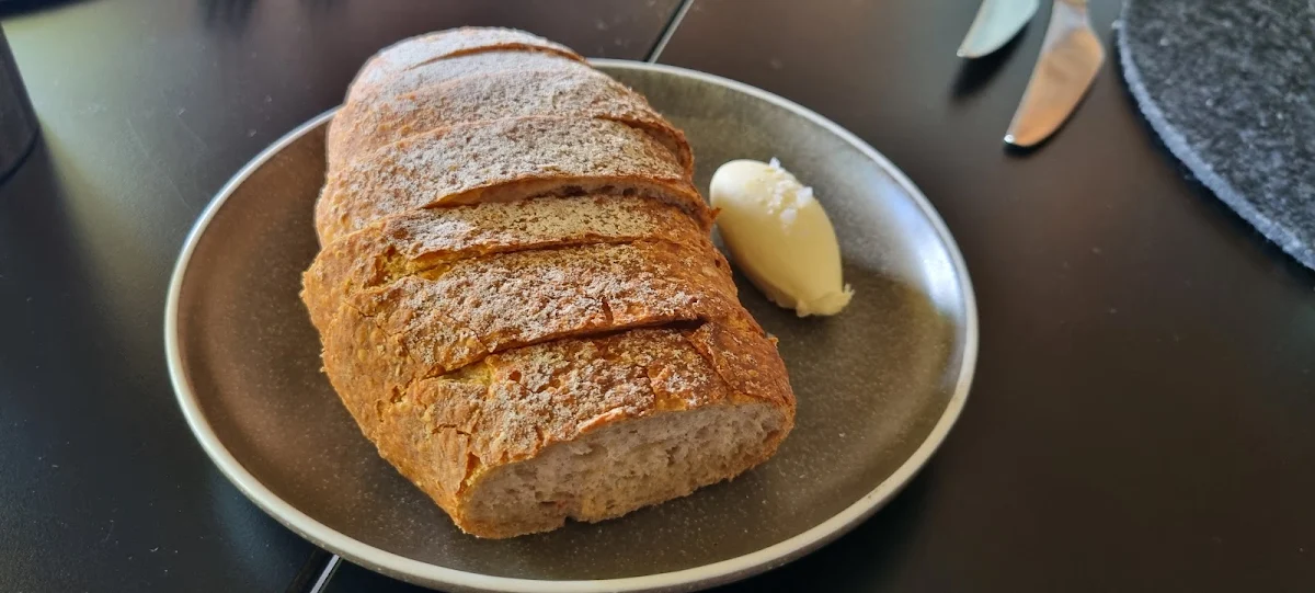 Bread, Wild Swan at Mandoon Estate