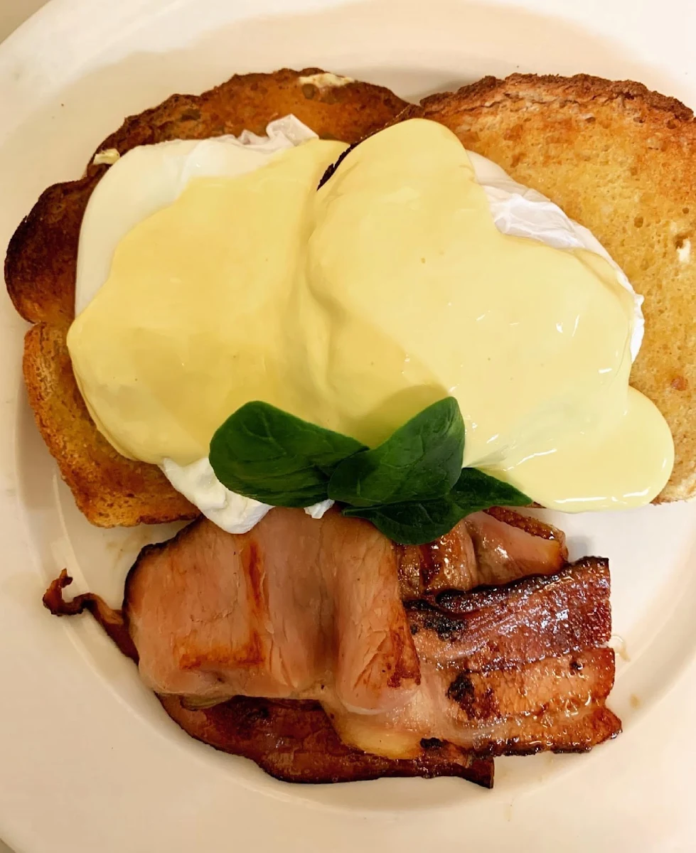 Eggs Benedict, Imperial Narromine