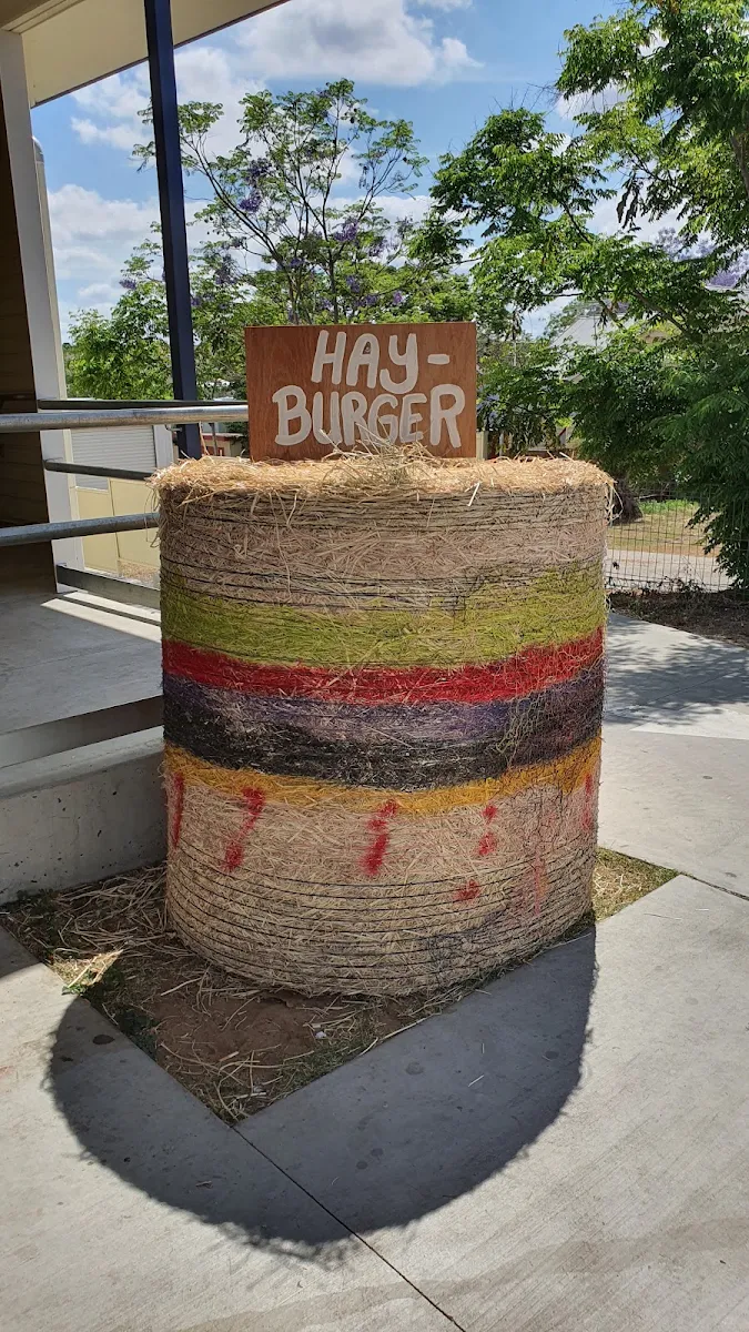 Hay Burger, Lovett at Kalbar