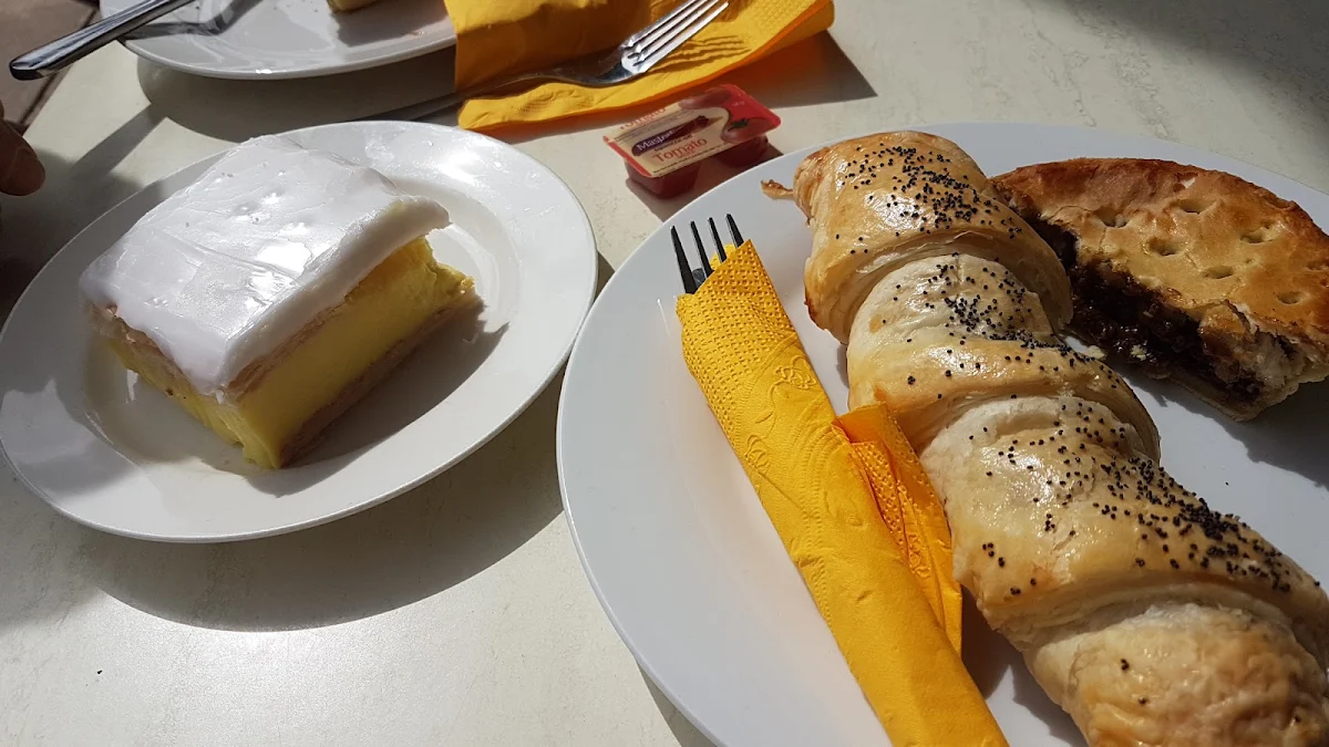 Highlights, Mac's Oven Foods