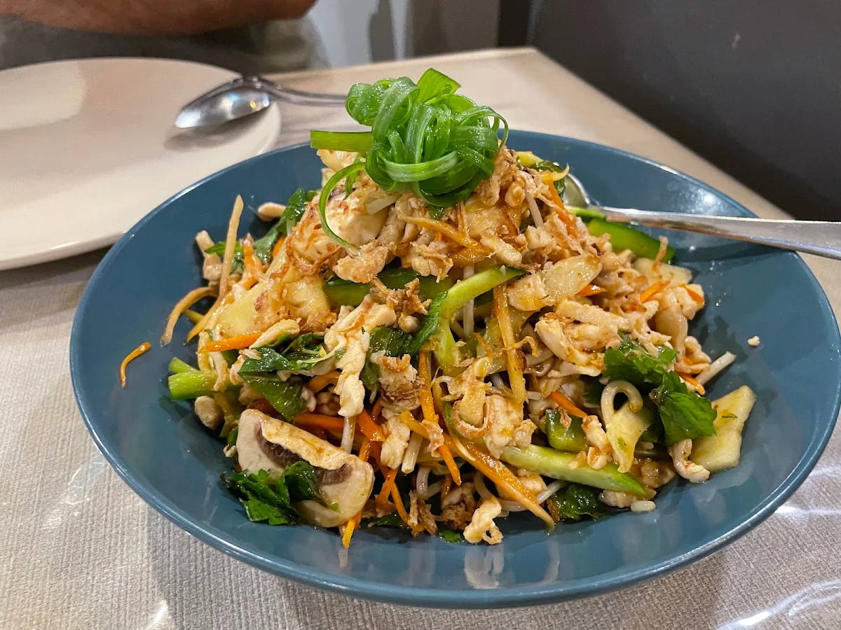 Salad Chicken, Sang's East Asian Cuisine