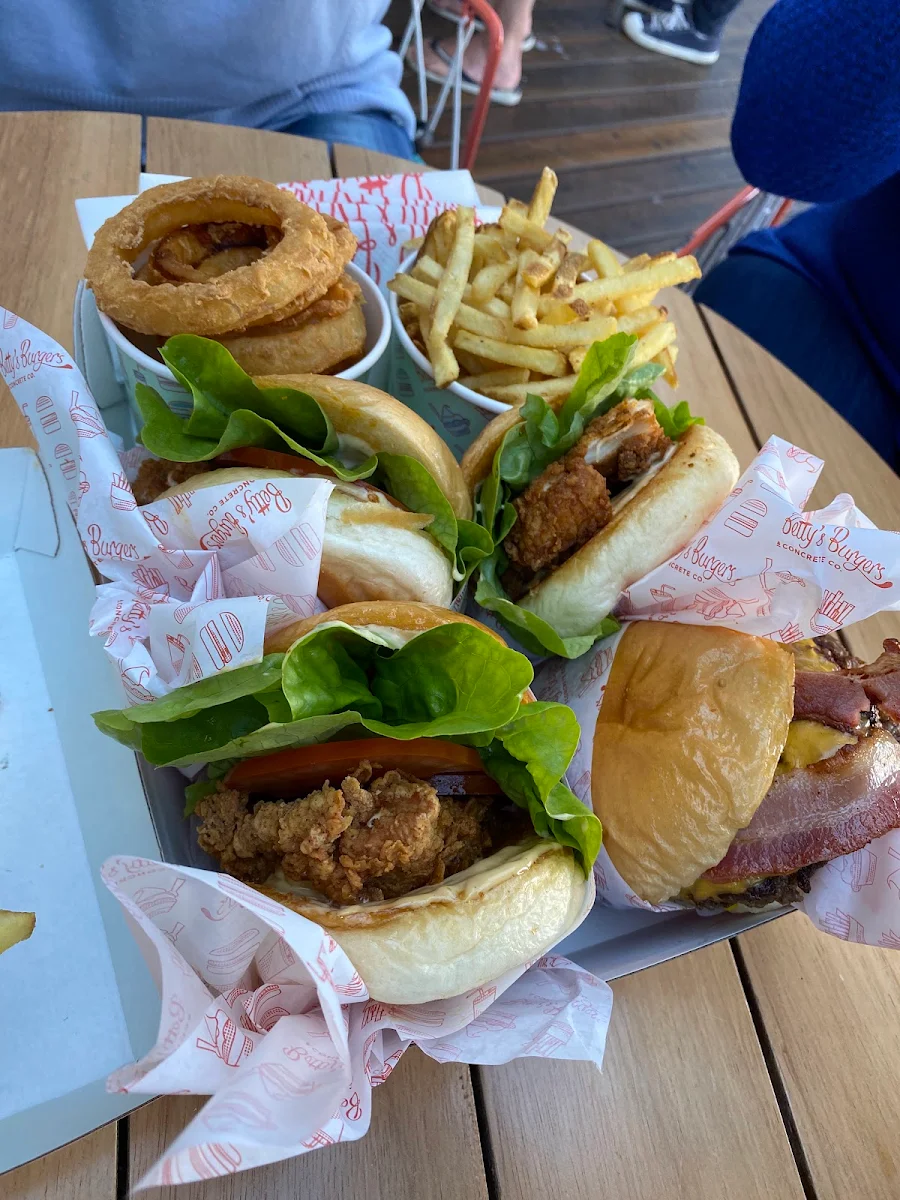 Highlights, Betty's Burgers