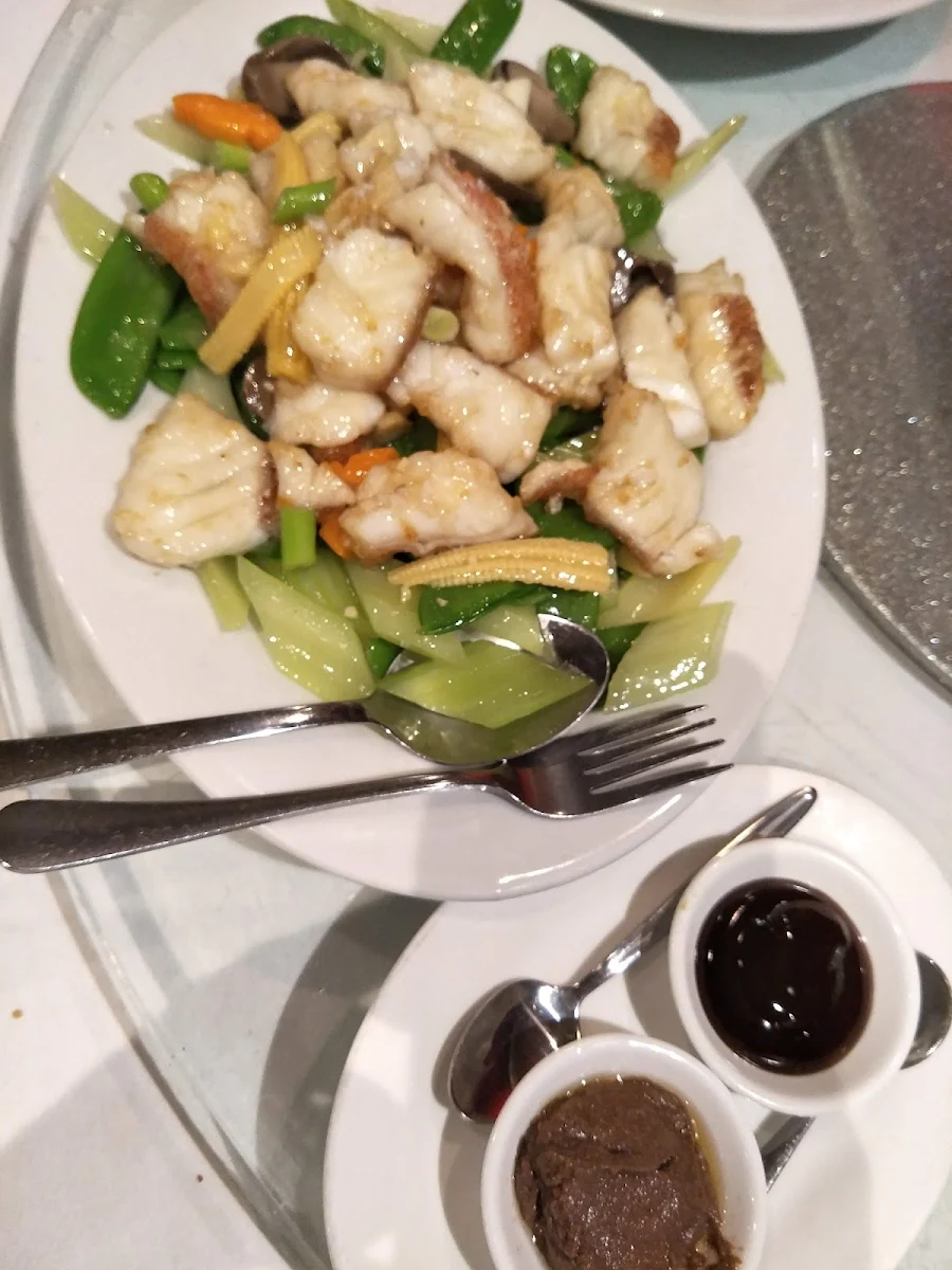 Stir-Fried Fish Fillet with Vegetables