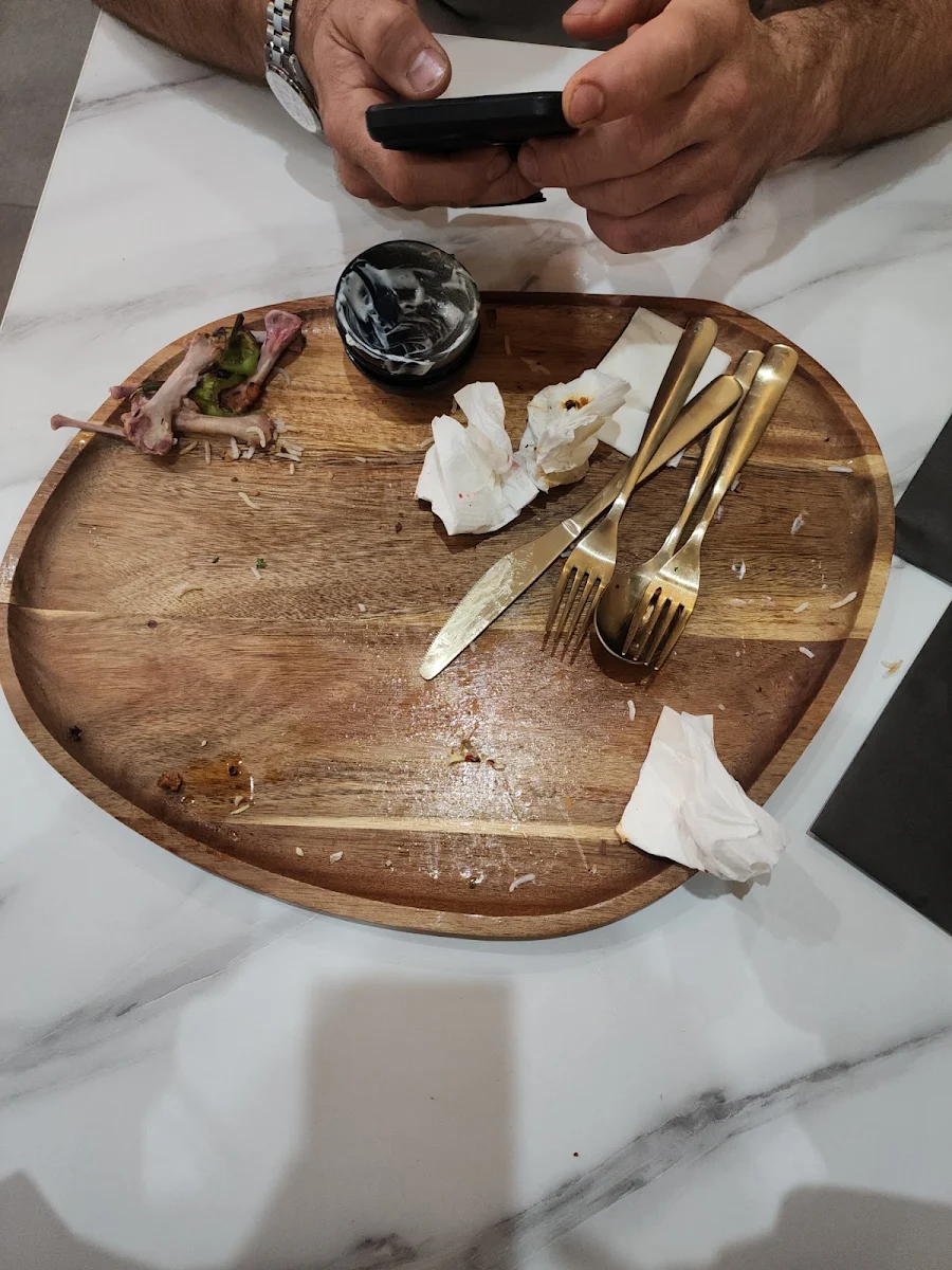 Highlights, Al Sultan Restaurant & Shisha Lounge