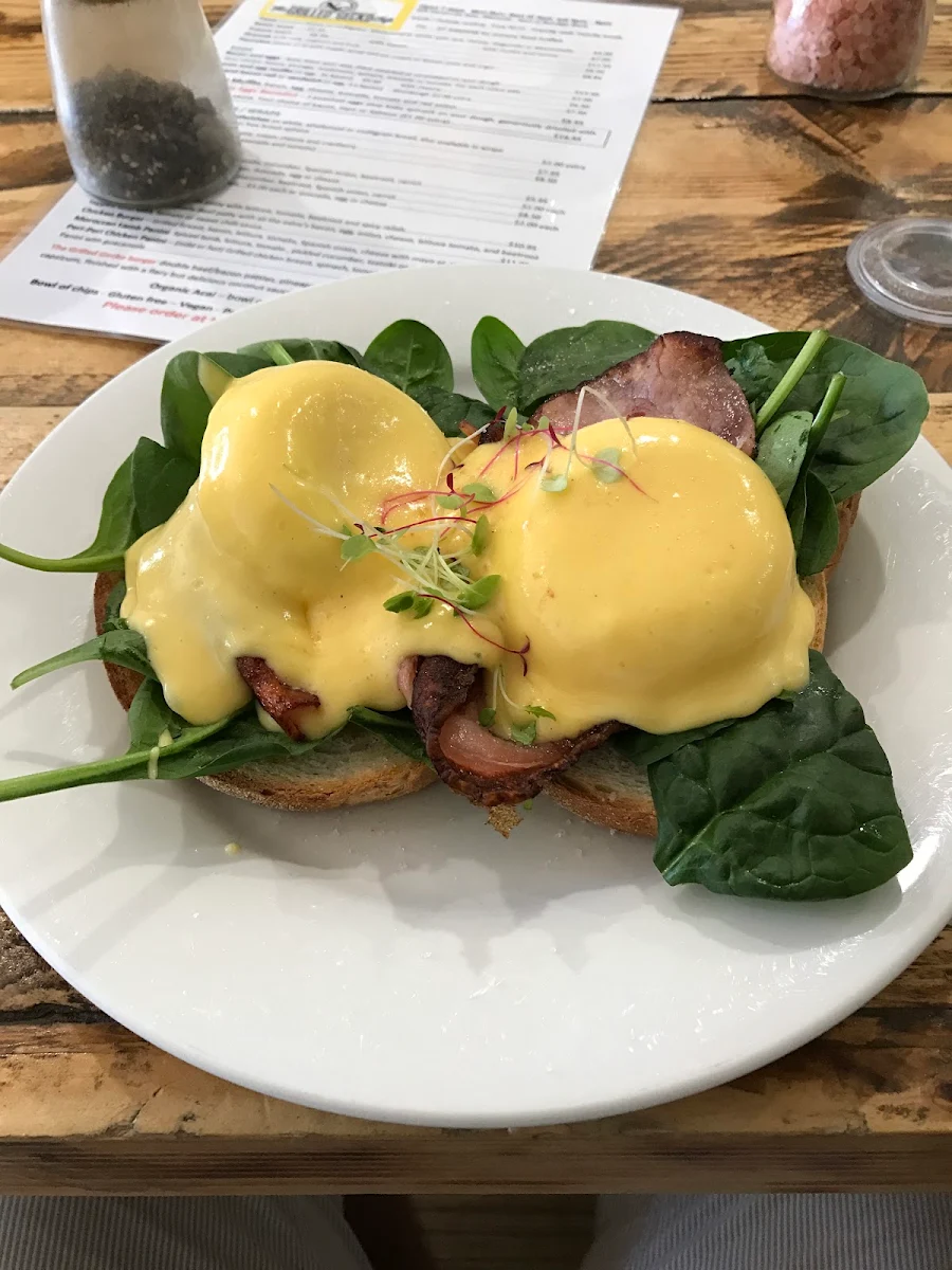 Eggs Benedict with Bacon, Patrón Coffee