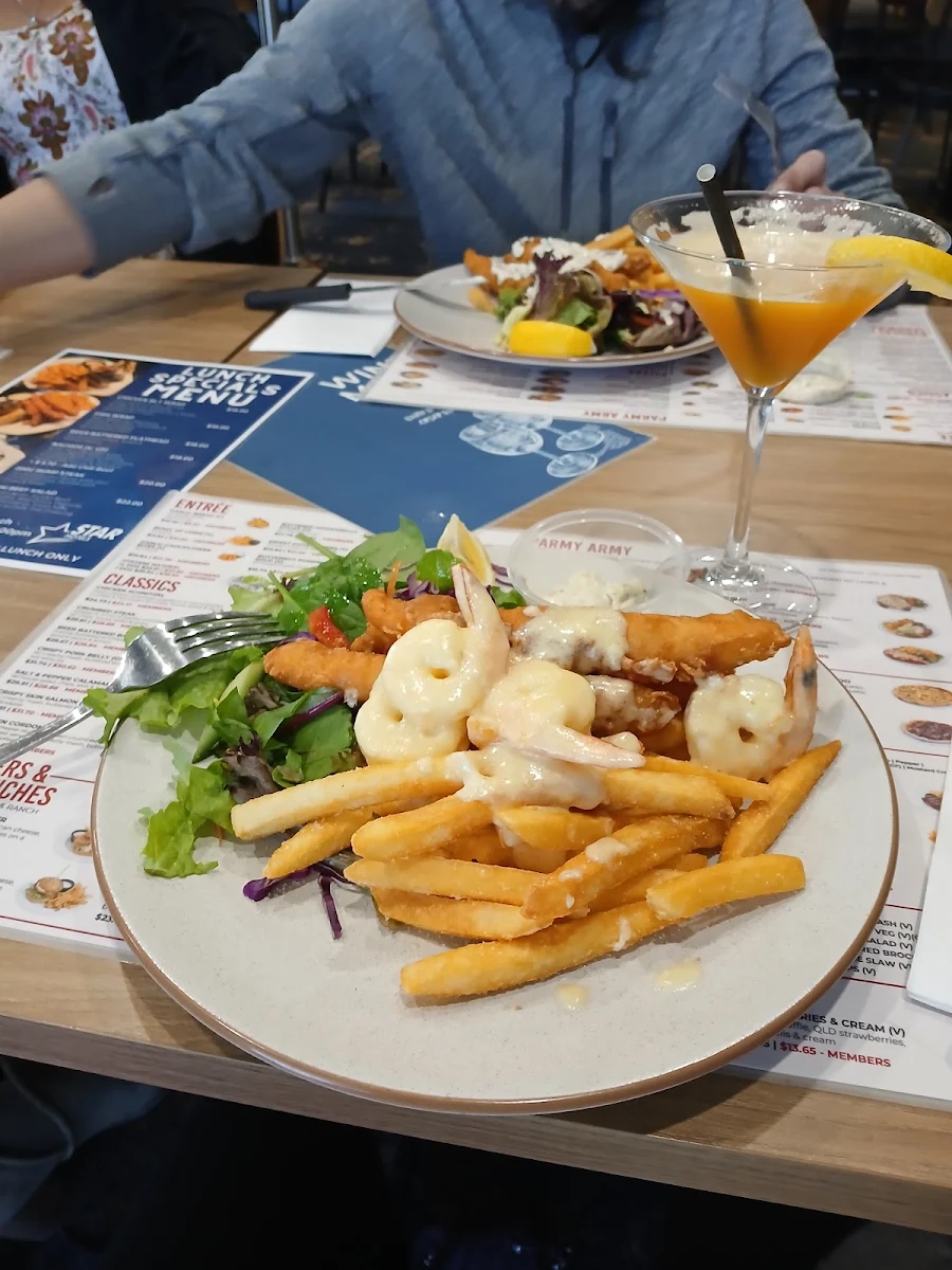 Highlights, Central Hotel Bowen