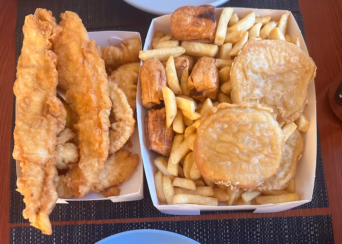 Flake & Chips, The Crispy Catch Fish & Chips - MOUNT WAVERLEY