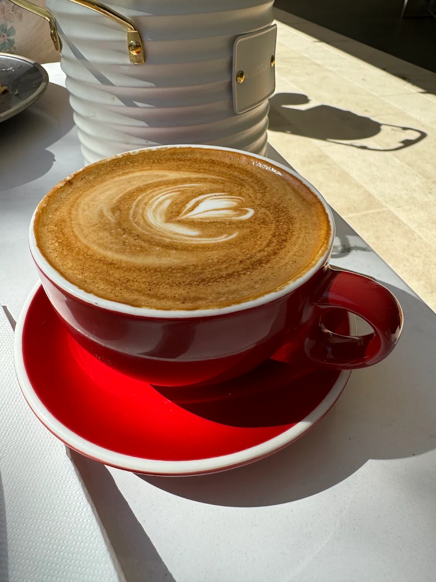 Flat White, Fahrenheit Coffee & Dining