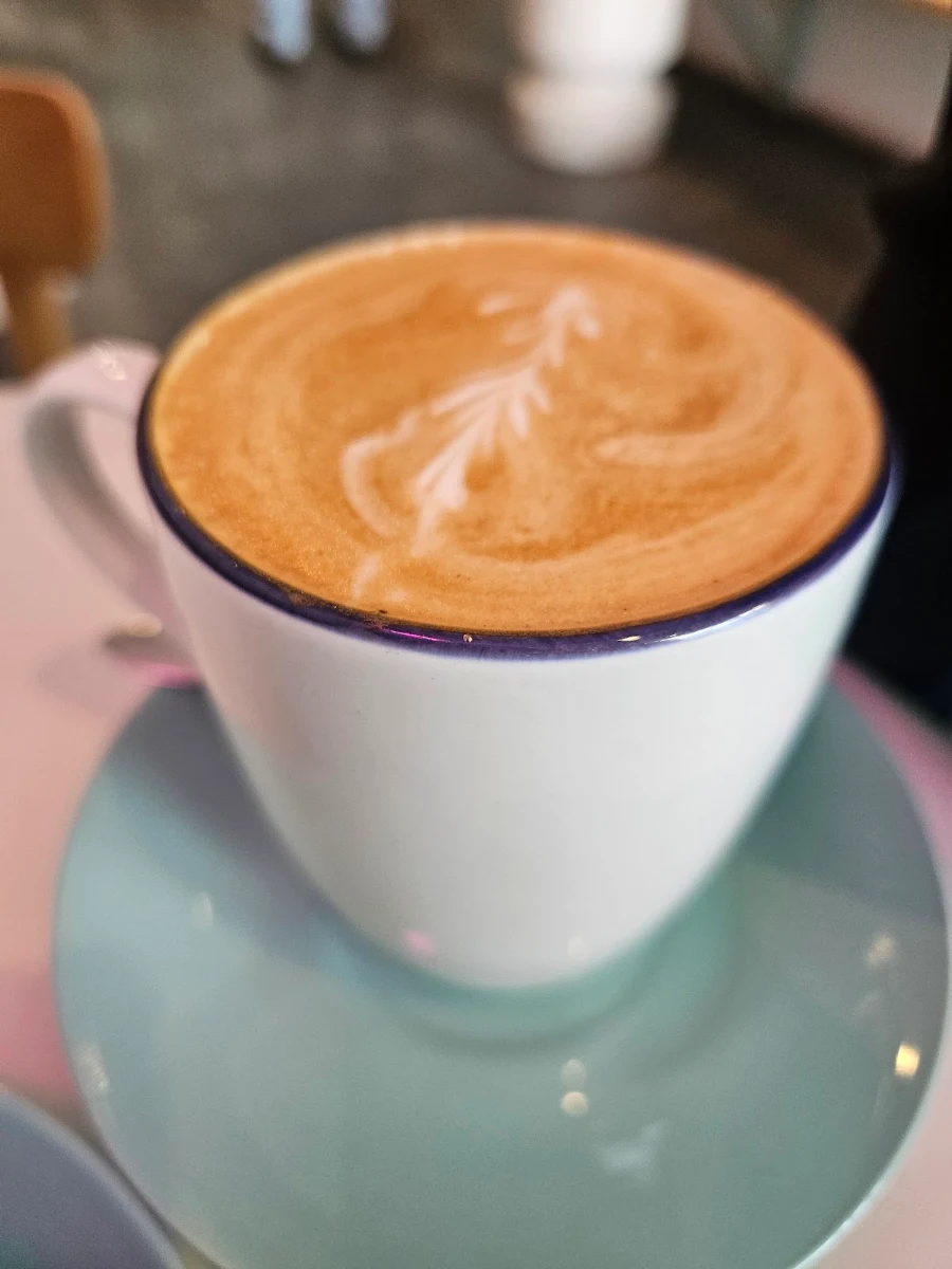 Flat White, Au Croissanterie