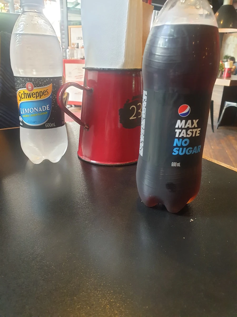Soft Drinks, Grill'd Garden City