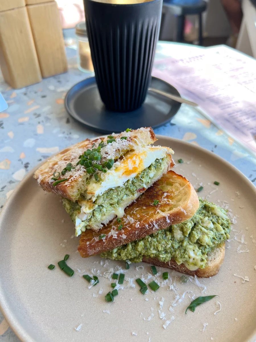 Highlights, Hawthorne Coffee