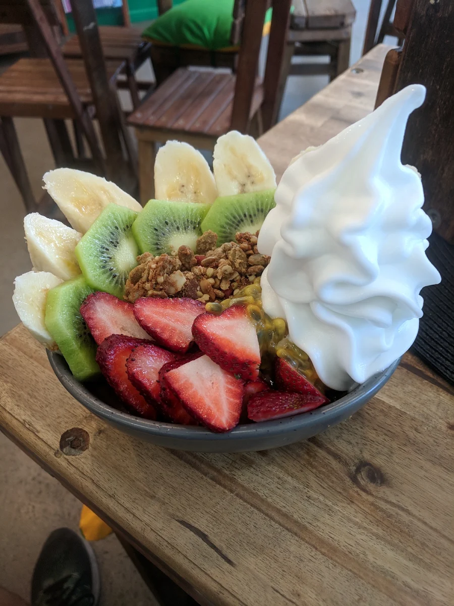 Acai Bowl with Fresh Fruit