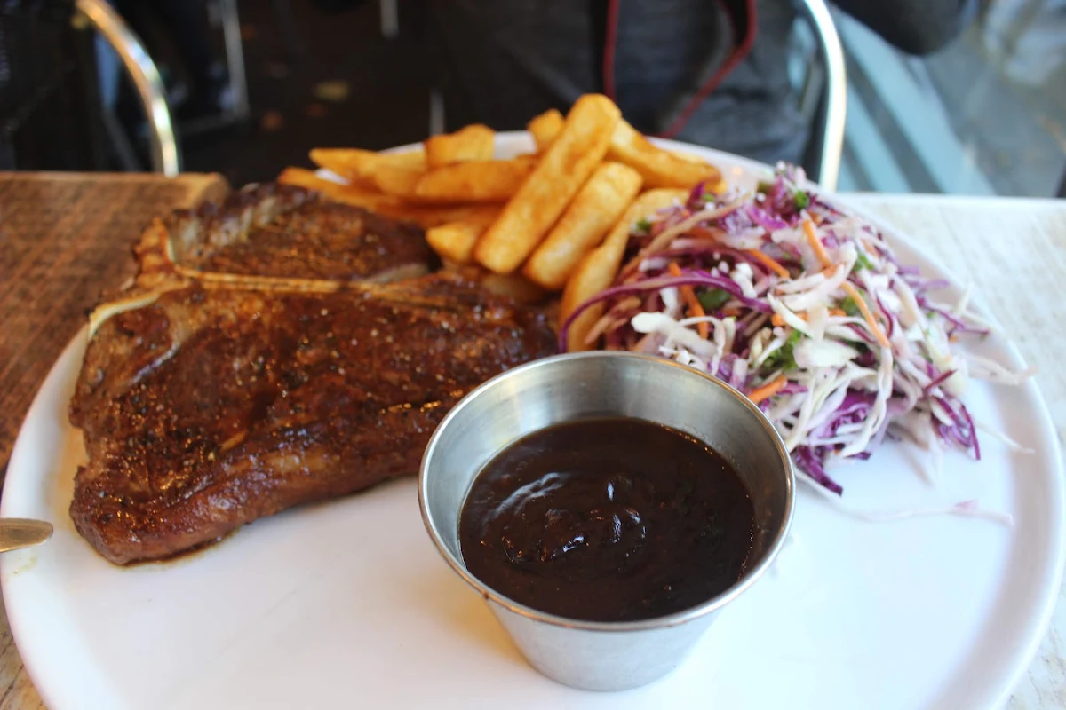 Eye Fillet with Chips and Salad