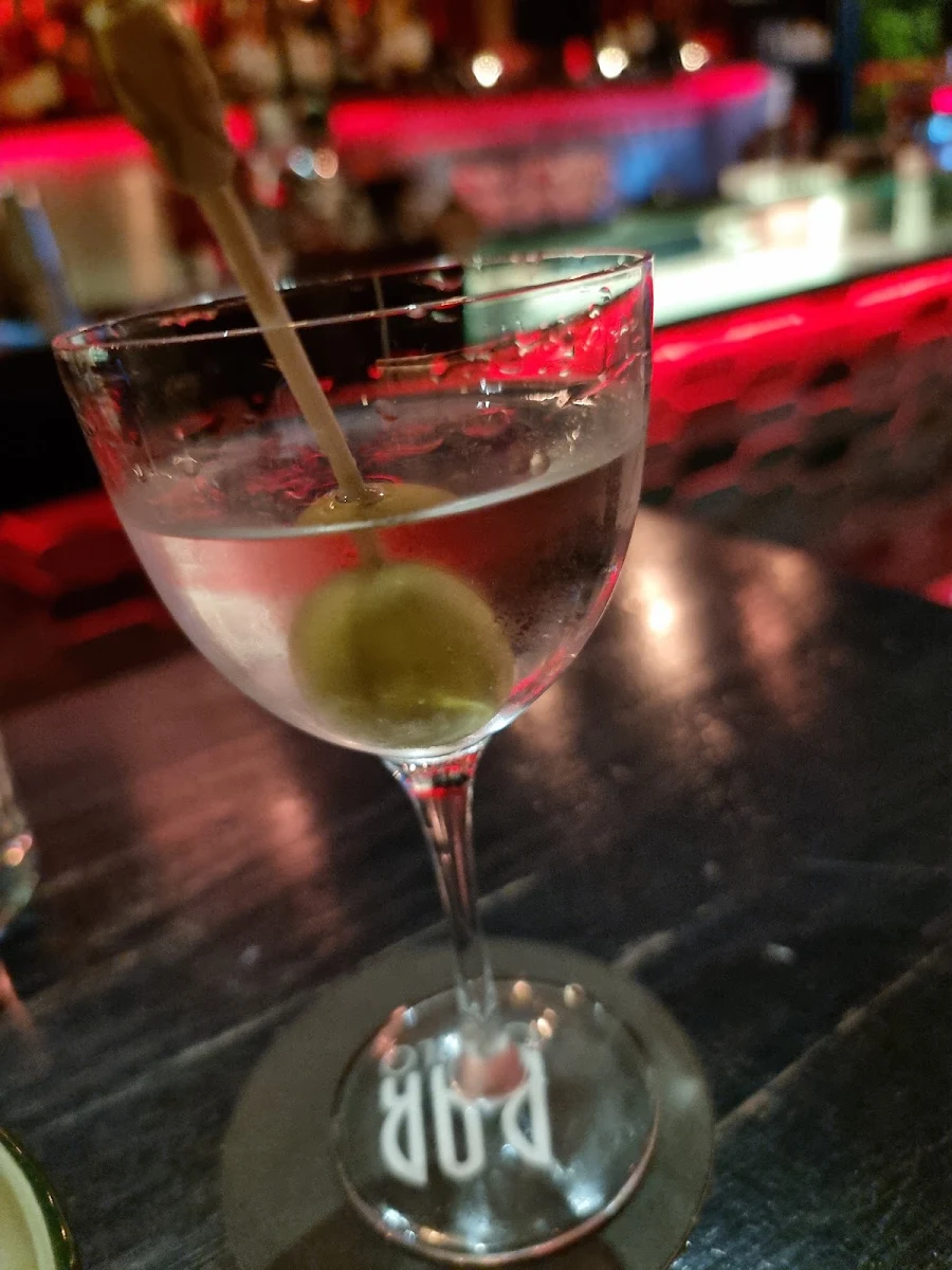 Highlights, Bar Carlo