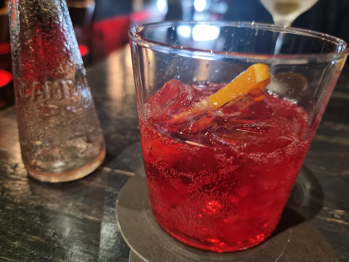 Highlights, Bar Carlo
