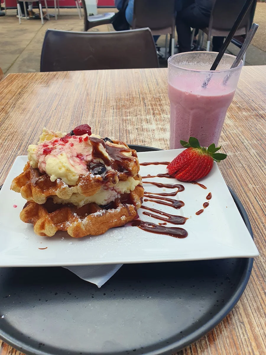 Belgian Waffles, Gullivers cafe