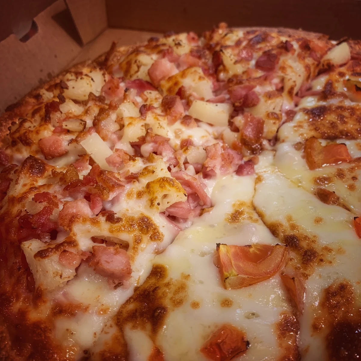Highlights, Pizza Max Laverton