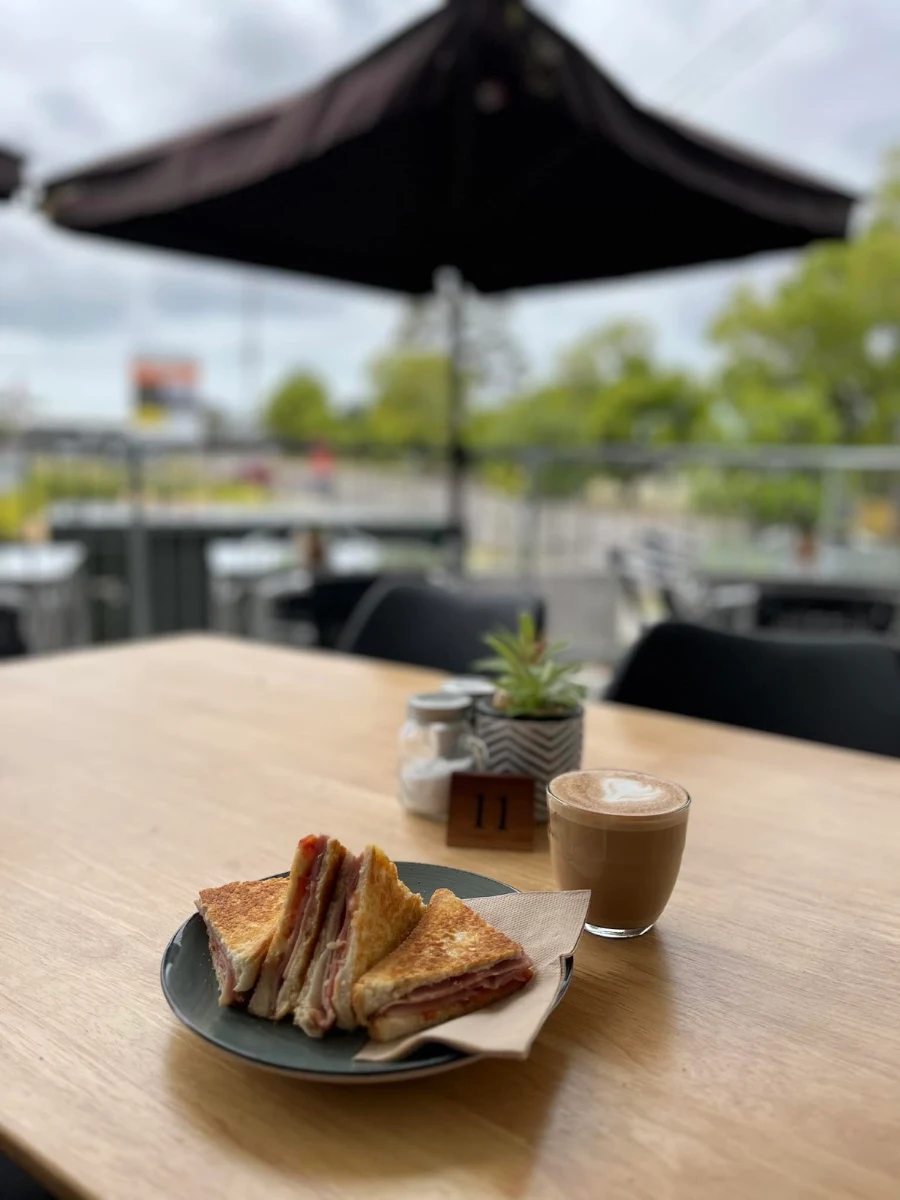 Highlights, LEEFY CAFE