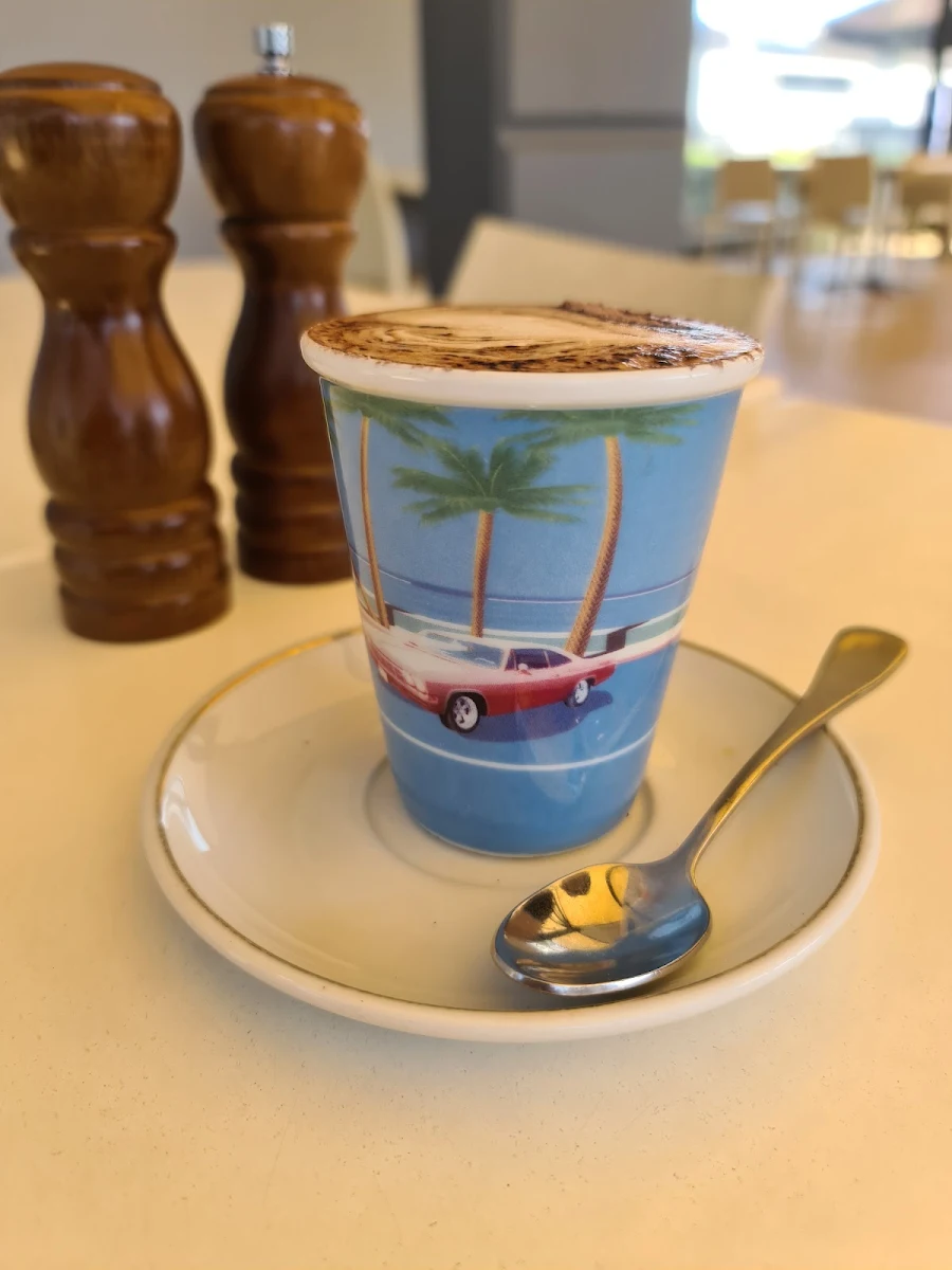 Cappuccino, Cafe Lattetude
