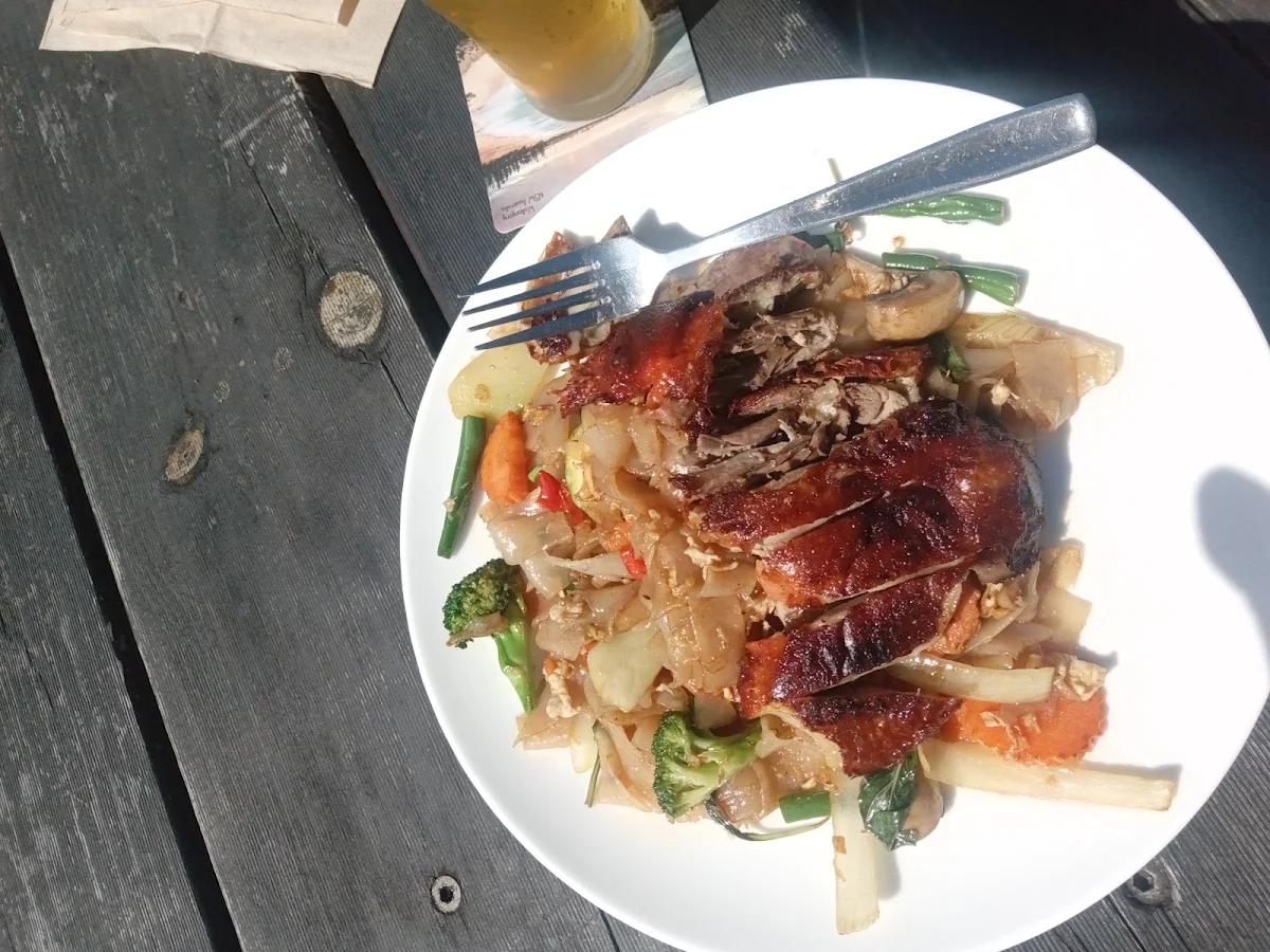 Peking Duck, The Wombarra Bowlo & Thai Food