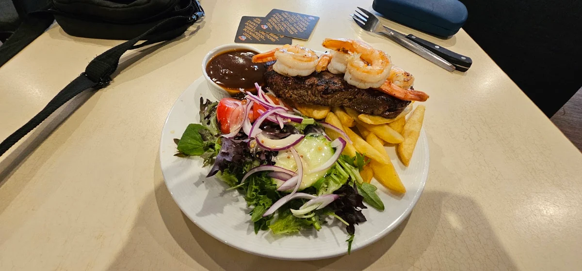 Reef and Beef, The Wombarra Bowlo & Thai Food