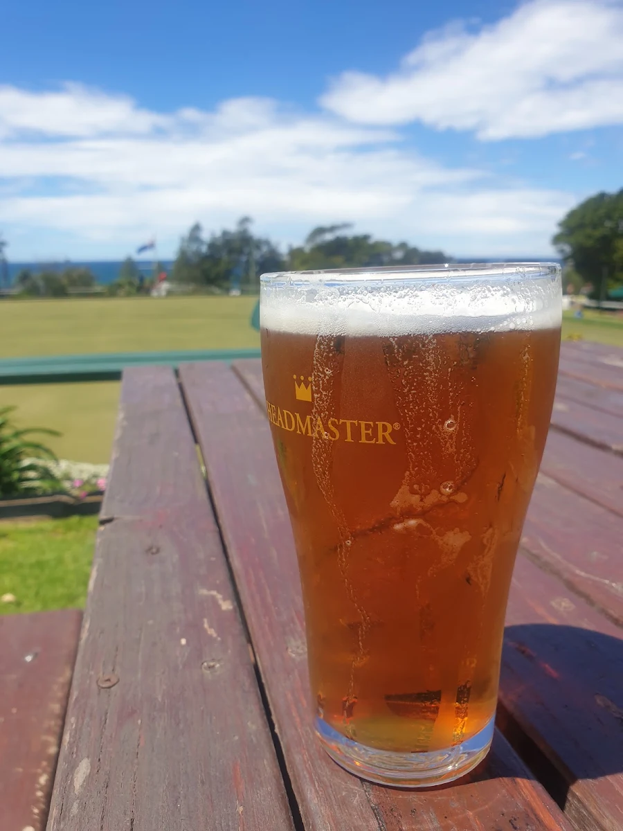 Reschs Beer, The Wombarra Bowlo & Thai Food