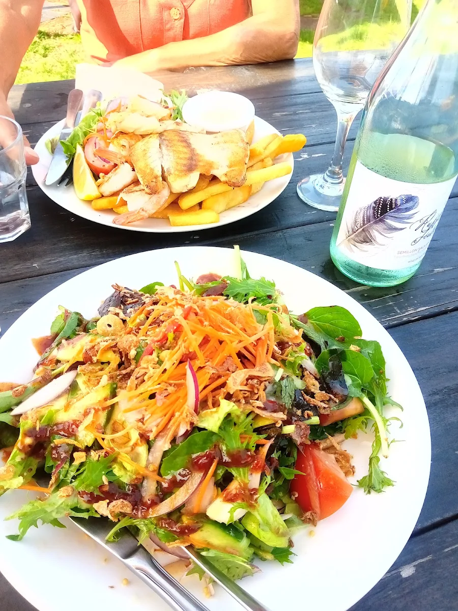 Warm Beef Salad, The Wombarra Bowlo & Thai Food