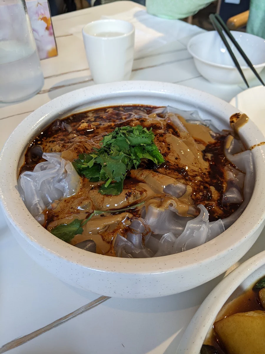 Braised Pork Intestines with Rice Noodles