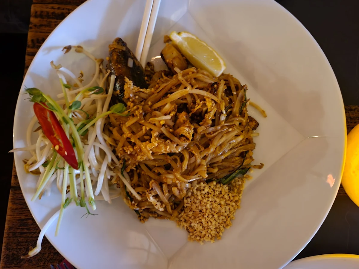 Chicken Pad Thai Noodle